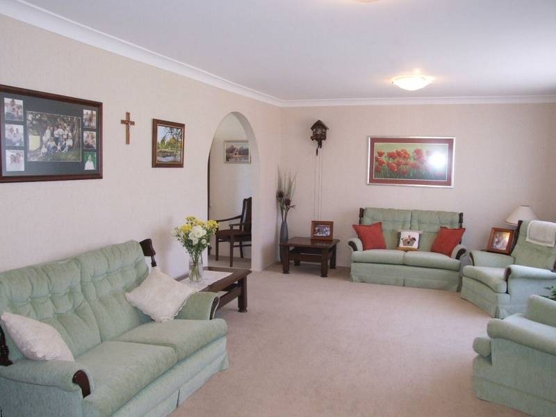 8 Robin Place, Roselands NSW 2196