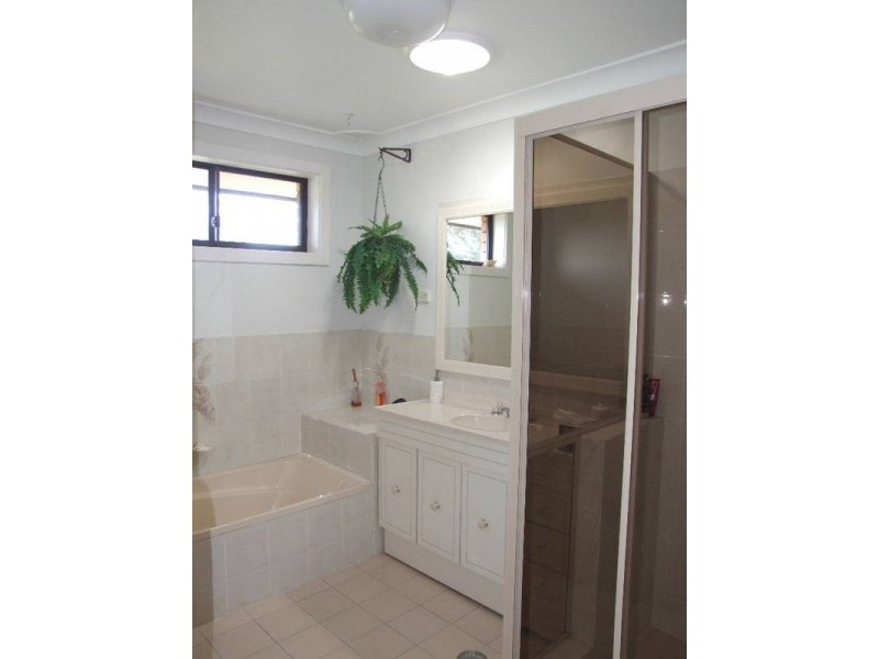 8 Robin Place, Roselands NSW 2196
