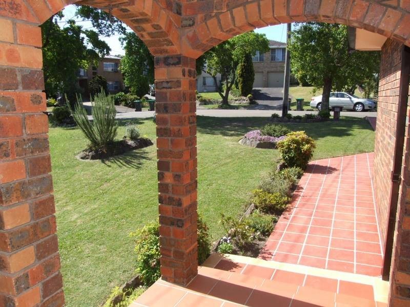 8 Robin Place, Roselands NSW 2196
