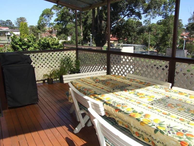 8 Robin Place, Roselands NSW 2196