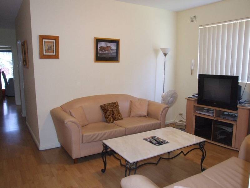 2/6 Lucerne Street, Belmore NSW 2192