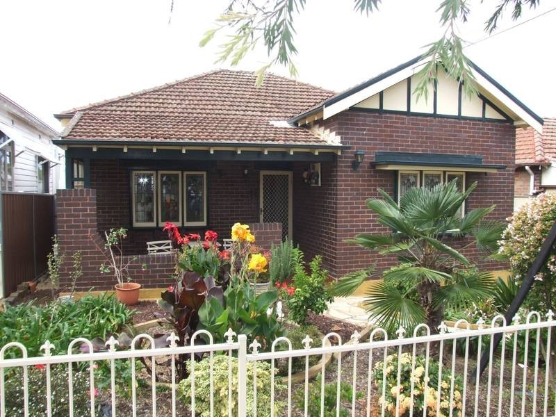 9 Hall Street, Belmore NSW 2192