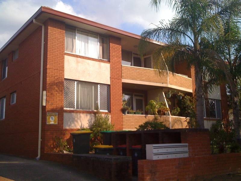 8/30 Phillip Street, Roselands NSW 2196