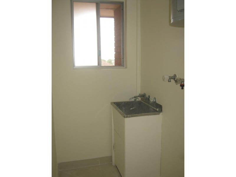 8/30 Phillip Street, Roselands NSW 2196