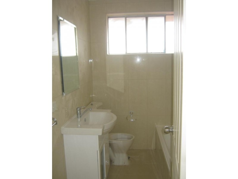 8/30 Phillip Street, Roselands NSW 2196