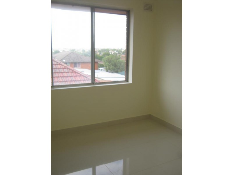 8/30 Phillip Street, Roselands NSW 2196