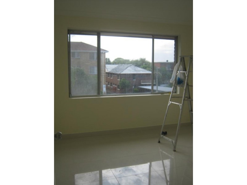 8/30 Phillip Street, Roselands NSW 2196