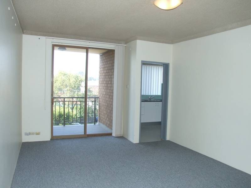 8/7 Myers Street, Roselands NSW 2196