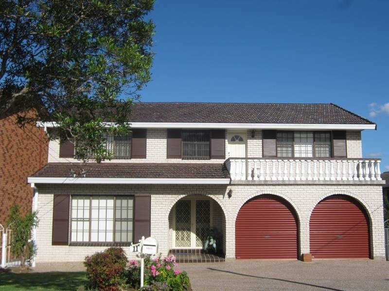 11 SALAMANDER PLACE, Mount Lewis NSW 2190