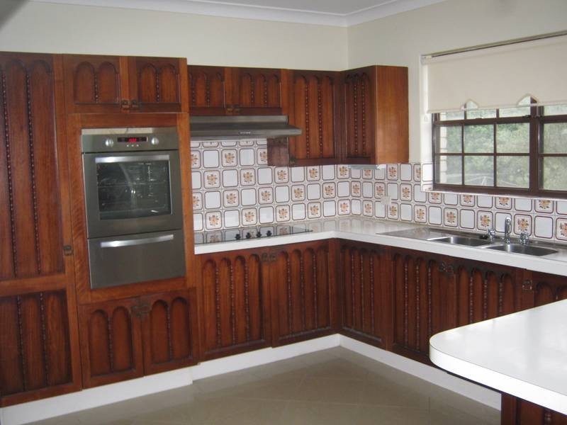 11 SALAMANDER PLACE, Mount Lewis NSW 2190