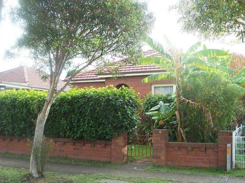 37 PAXTON AVENUE, Belmore NSW 2192