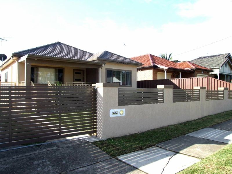 17 Northcote Road, Greenacre NSW 2190