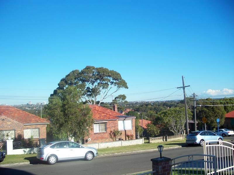 4 POTTS AVENUE, Kingsgrove NSW 2208