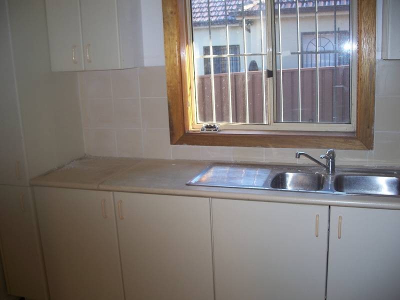 4 POTTS AVENUE, Kingsgrove NSW 2208