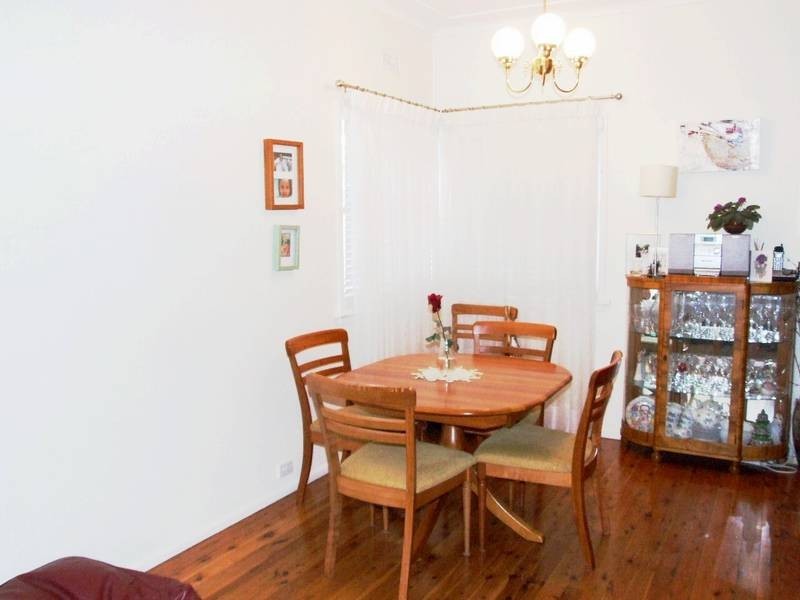 18 Lofts Avenue, Roselands NSW 2196