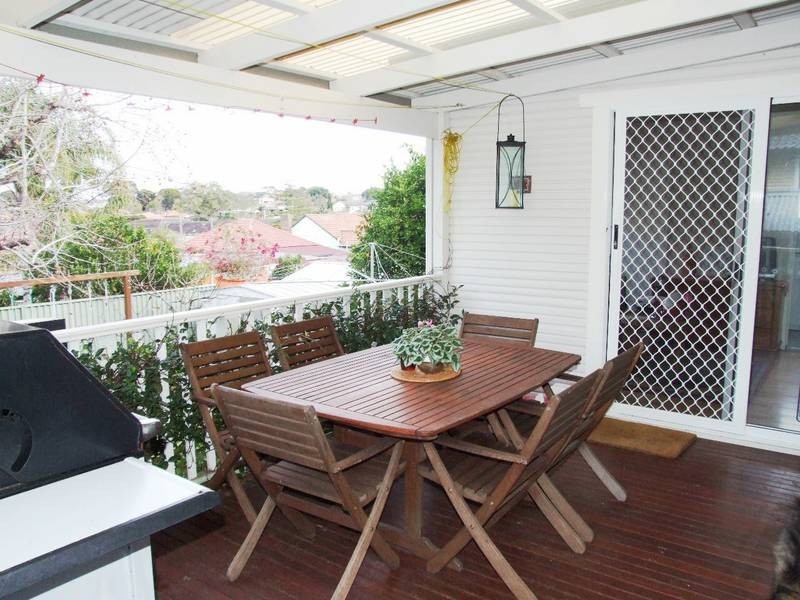 18 Lofts Avenue, Roselands NSW 2196