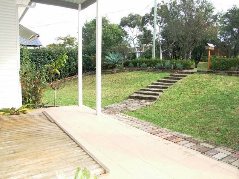 18 Lofts Avenue, Roselands NSW 2196