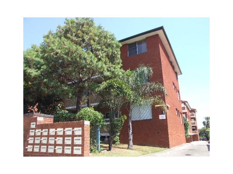 2/5 Phillip Street, Roselands NSW 2196