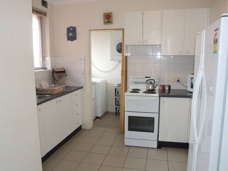 8/7 Phillip Street, Roselands NSW 2196