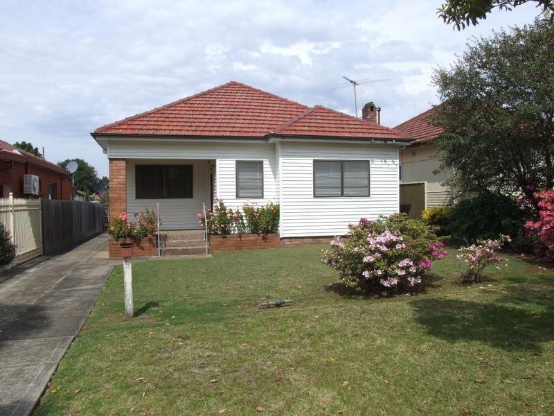 27 Bowden Boulevard, Yagoona NSW 2199