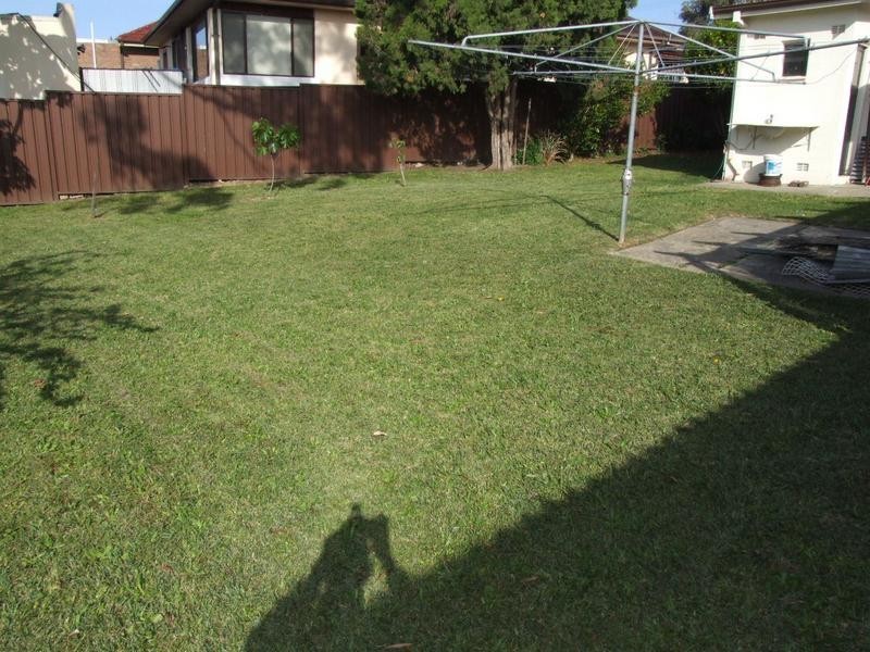 19 Moorefields Road, Kingsgrove NSW 2208