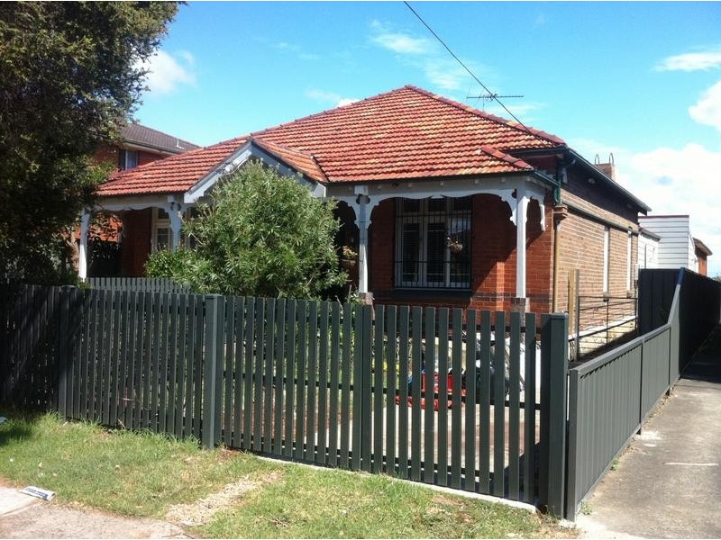 33 Fletcher Street, Campsie NSW 2194