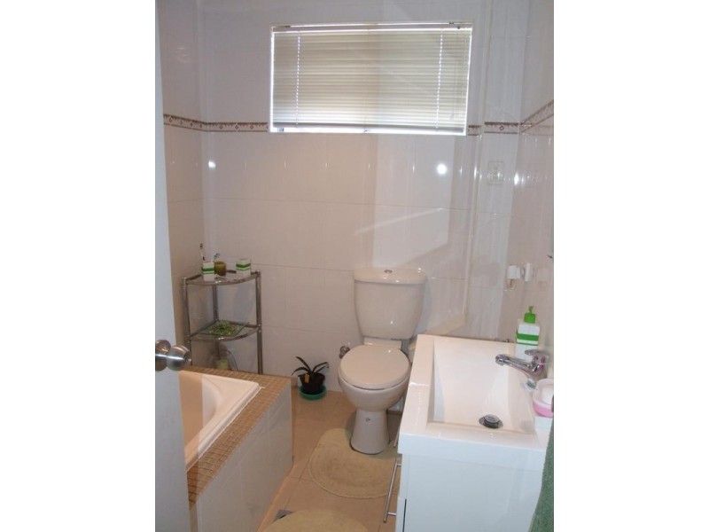 2/4 Chalmers Street, Belmore NSW 2192