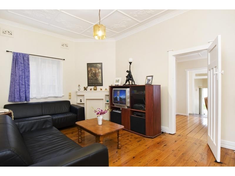 23 Thorncraft Parade, Campsie NSW 2194