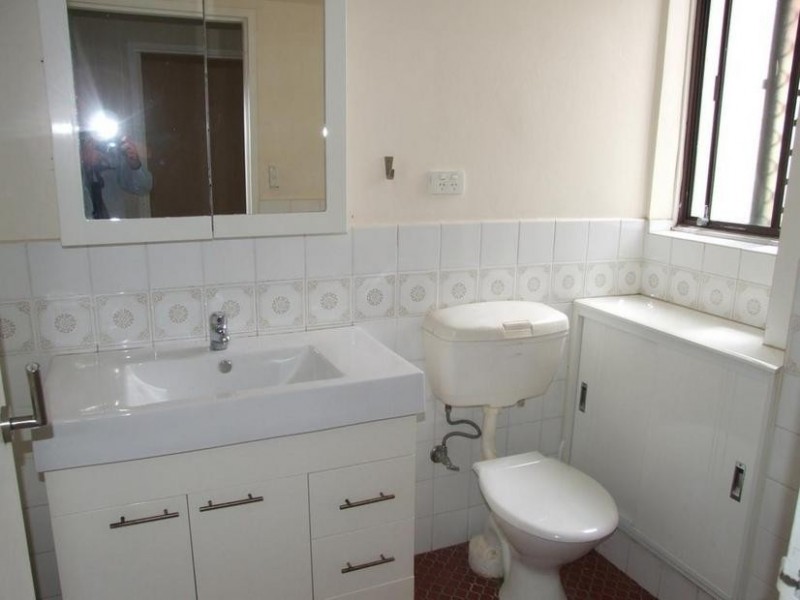 1/38-40 Flora Street, Roselands NSW 2196