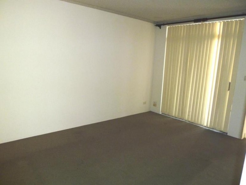 8/43 Chapel Street, Roselands NSW 2196