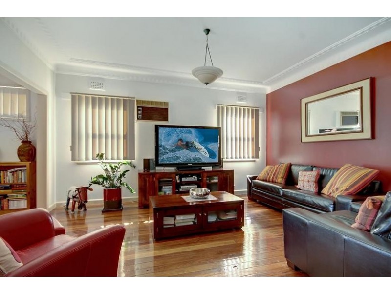 7 Rosebank Avenue, Kingsgrove NSW 2208