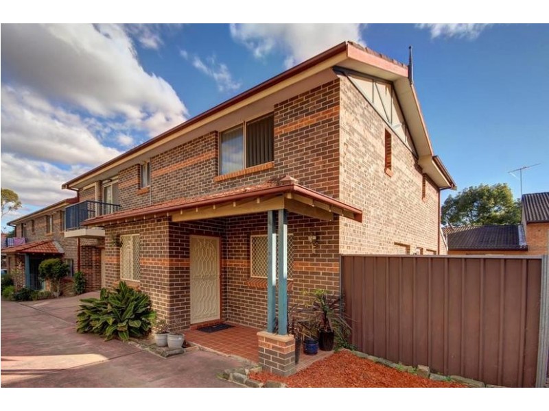 2/138 Greenacre Road, Greenacre NSW 2190