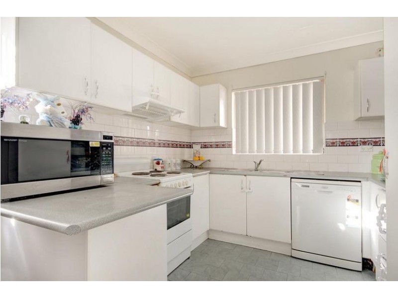 2/138 Greenacre Road, Greenacre NSW 2190