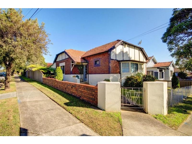7 Waverley Street, Belmore NSW 2192