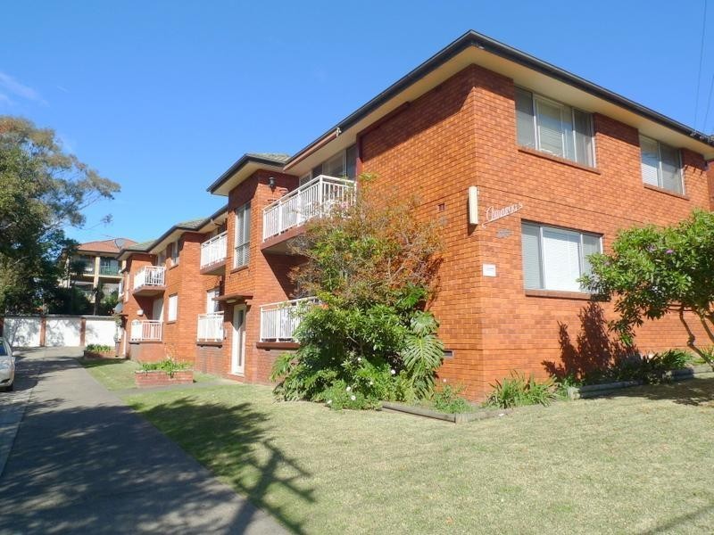 2/100 Leylands Parade, Belmore NSW 2192