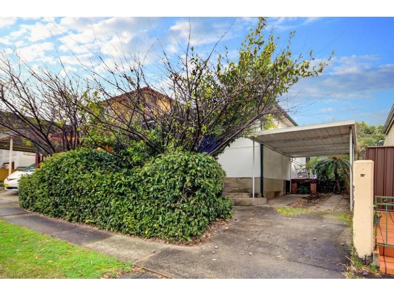 43 MORETON, Lakemba NSW 2195