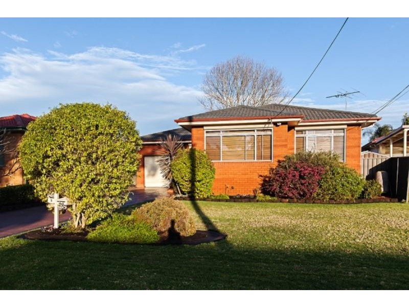 3 CRUCIE AVENUE, Bass Hill NSW 2197