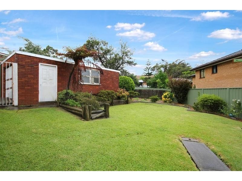 9 Kerry Crescent, Roselands NSW 2196