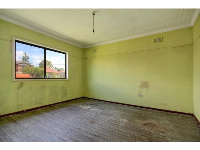 8 Valencia Street, Greenacre NSW 2190