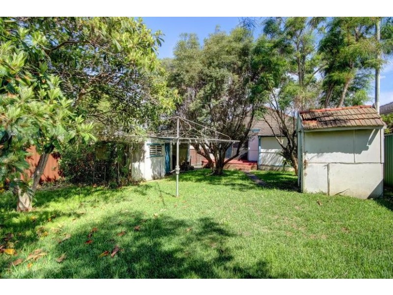 8 Valencia Street, Greenacre NSW 2190