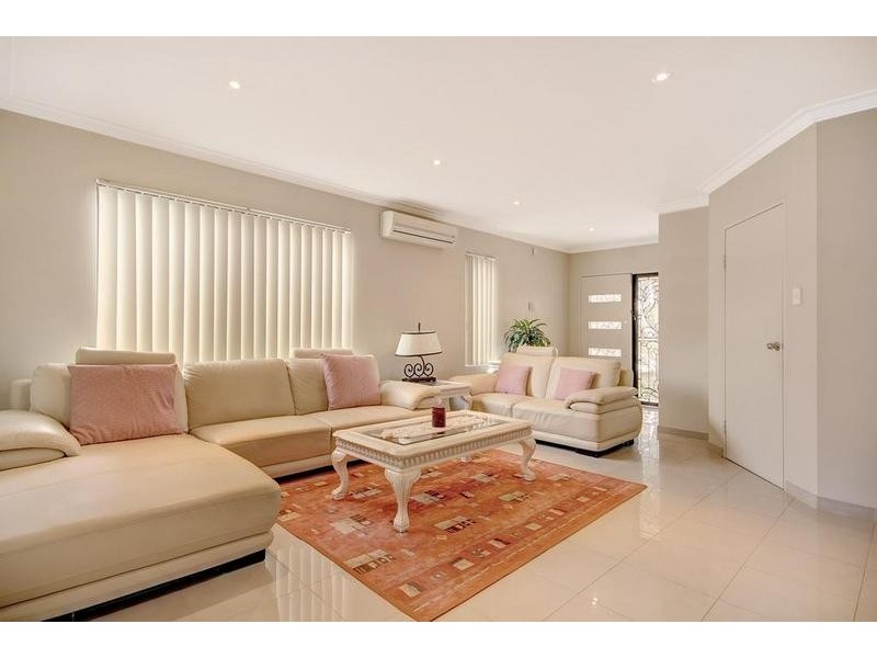 5 Mount Avenue, Roselands NSW 2196