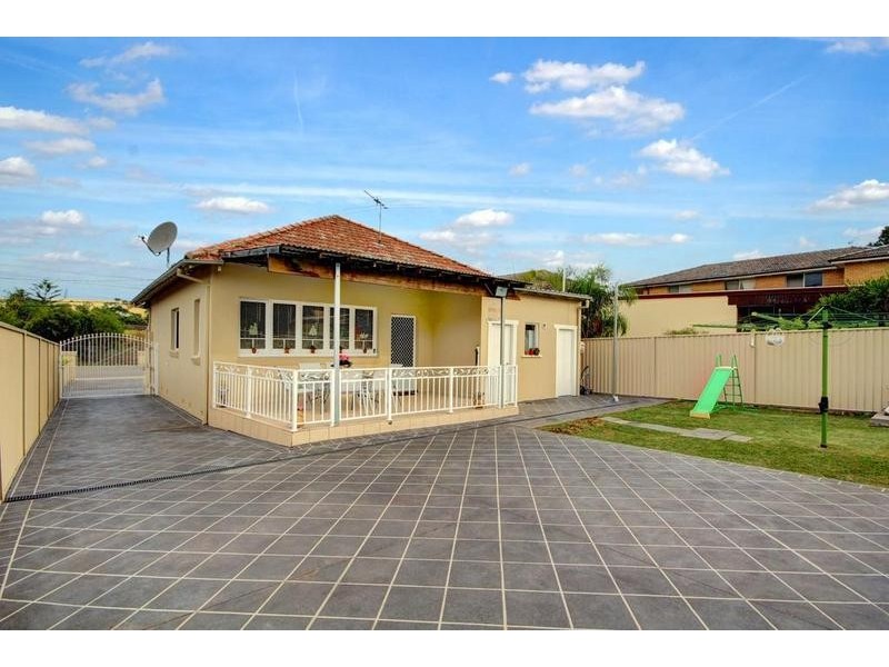 10 Redman Parade, Belmore NSW 2192