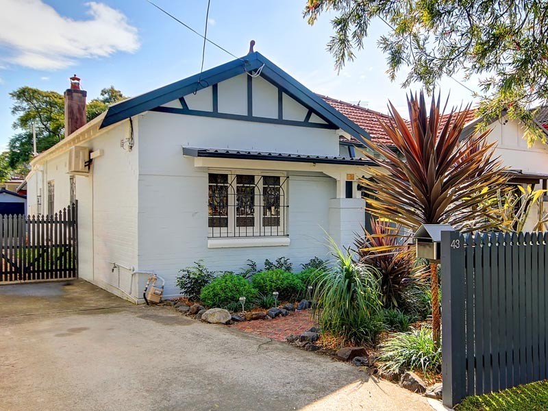 43 Lucerne Street, Belmore NSW 2192