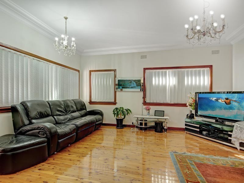 12 Paxton Avenue, Belmore NSW 2192