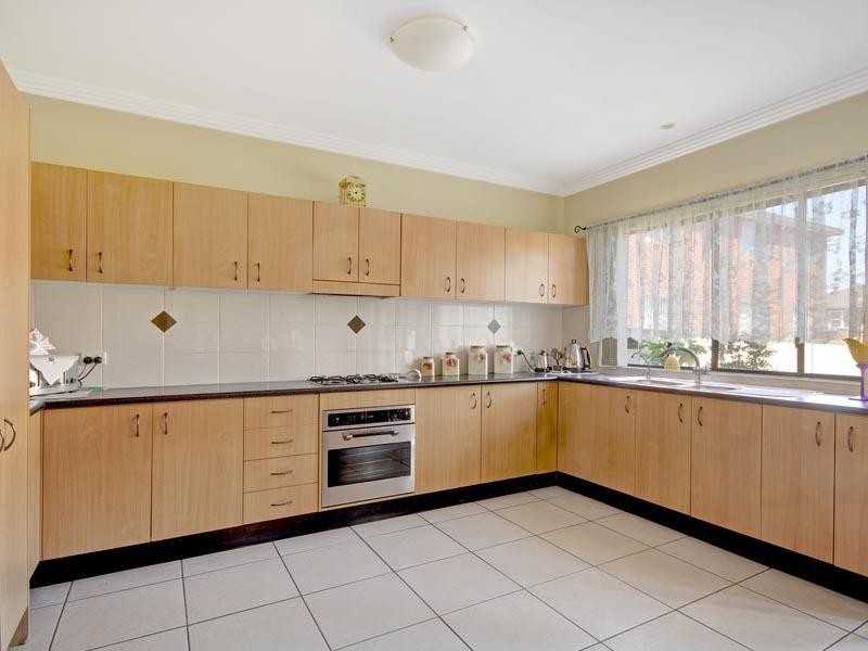 2/6 Lancelot Street, Punchbowl NSW 2196