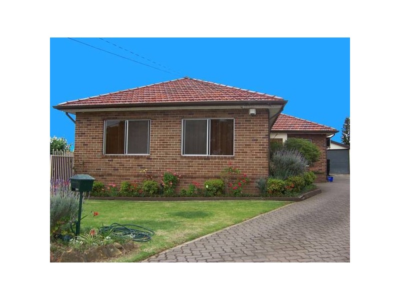 2 Gunyah CRESCENT, Roselands NSW 2196