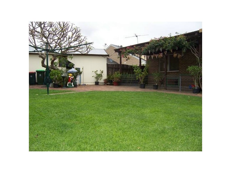 2 Gunyah CRESCENT, Roselands NSW 2196