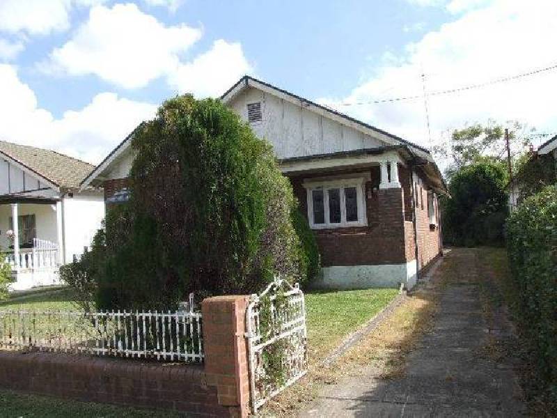 10 Redman Parade, Belmore NSW 2192