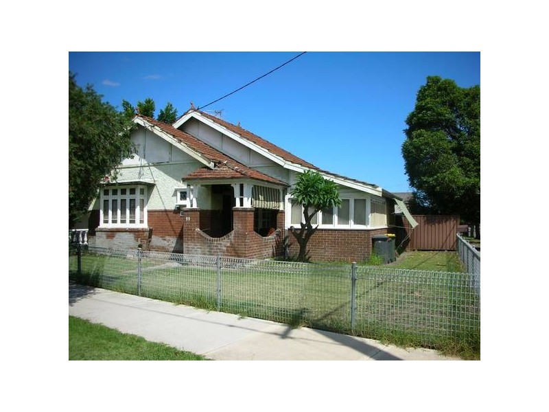 11 South Parade, Campsie NSW 2194