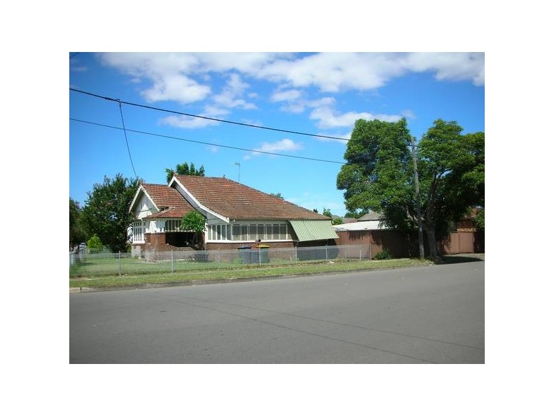 11 South Parade, Campsie NSW 2194